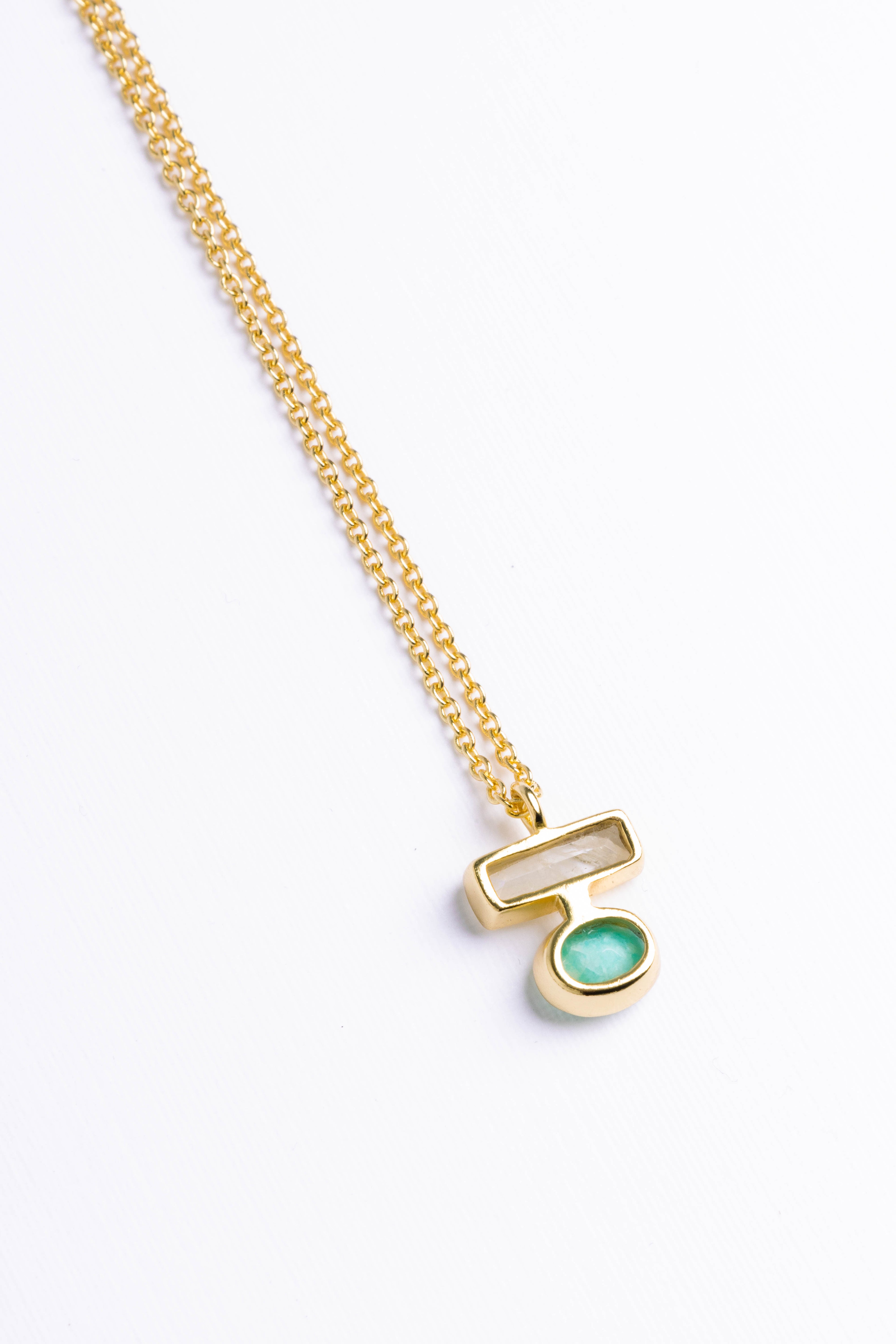 Cadena de piedra natural bañada en oro 18K cuarzo azul y gris claro