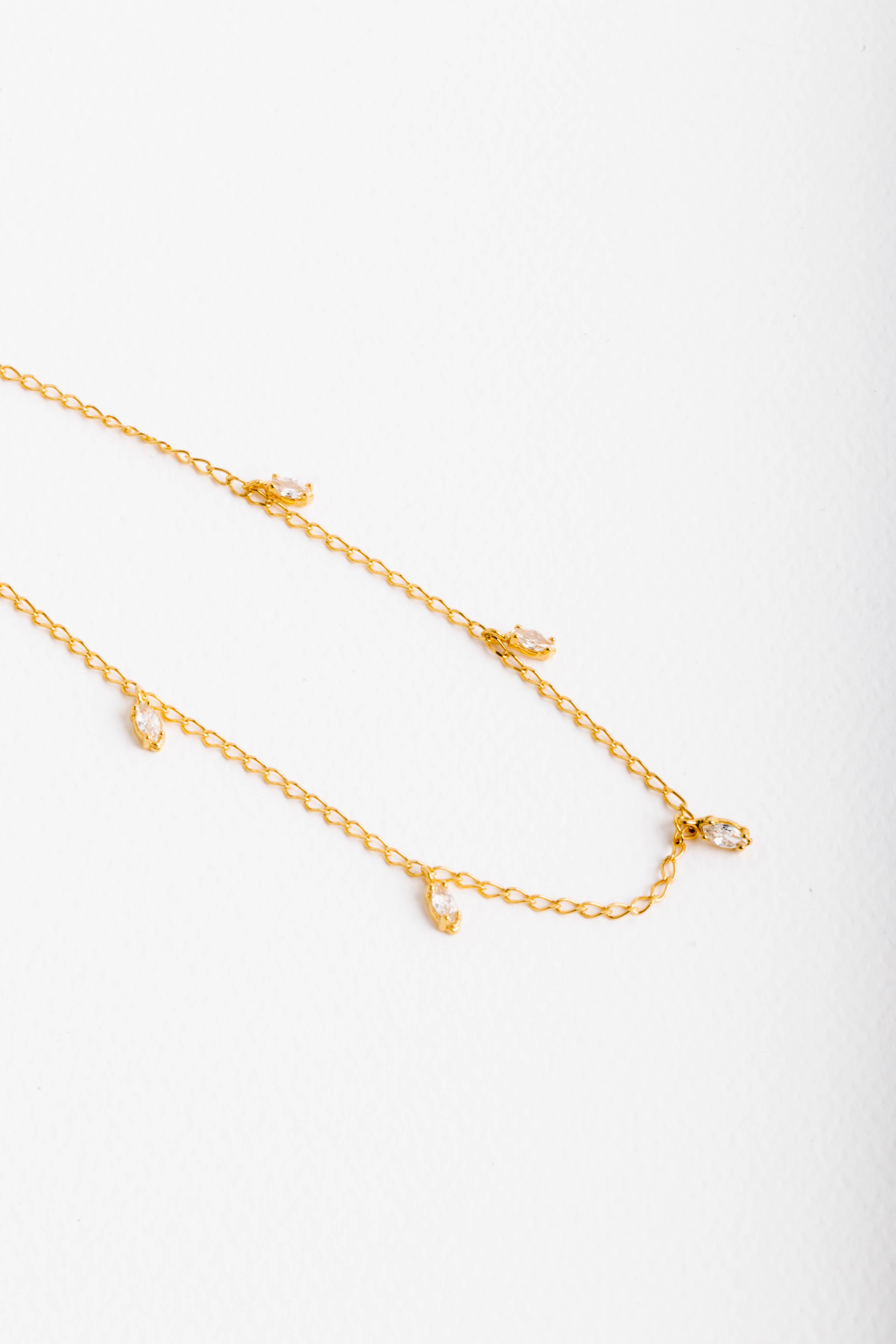 Pulsera de plata .925 bañada en oro 18K Mini zirconias