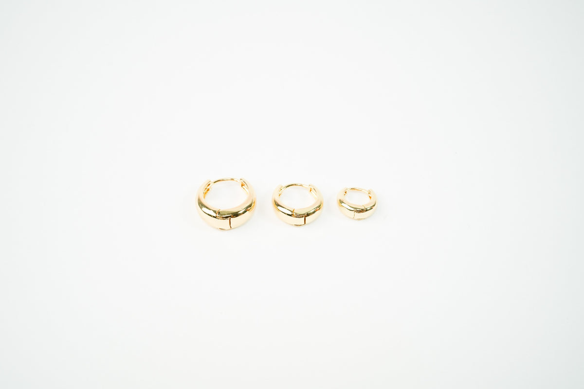 Arracadas baño de oro doradas set de tres pieza huggies